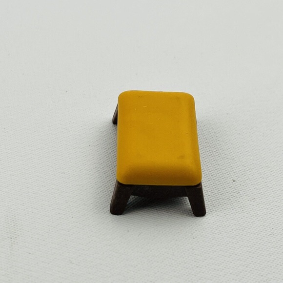 Playmobil Yellow Footrest 5310 Grandpa's Den Replacement Piece Victorian Mansion - Picture 2 of 4